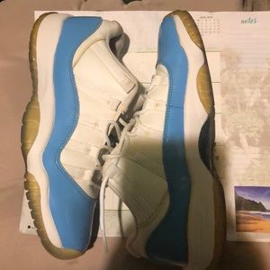 AJ Retro Low White Carolina Blue Size 7